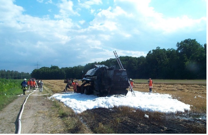 Unsere Geschichte Ausgebrannter Mähdrescher (2008)