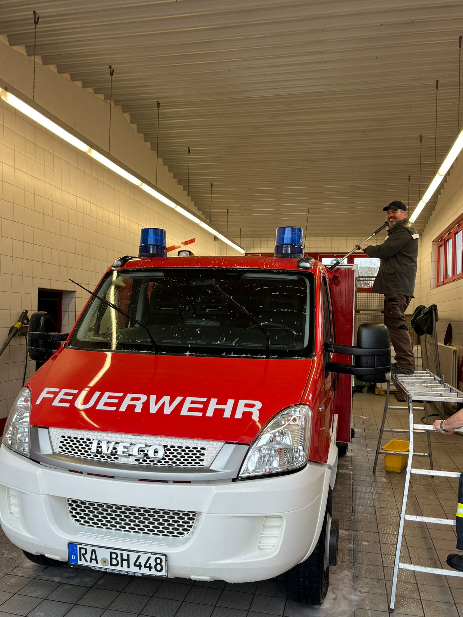 Löschfahrzeugpflege: Nach dem Einsatz ist vor dem Einsatz Nach dem Einsatz: Reinigung und Pflege