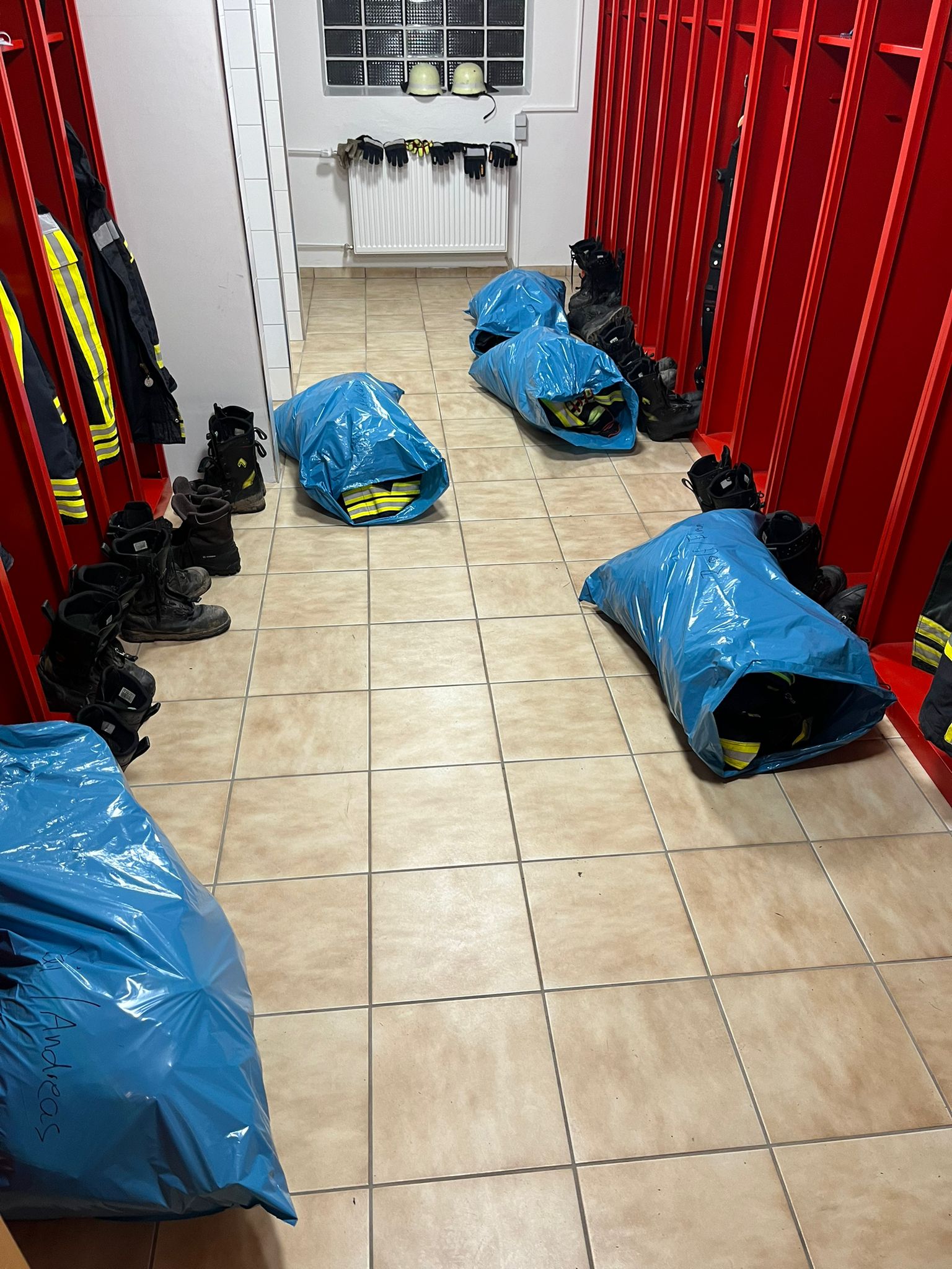 Löschfahrzeugpflege: Nach dem Einsatz ist vor dem Einsatz Nach dem Einsatz: Reinigung und Pflege