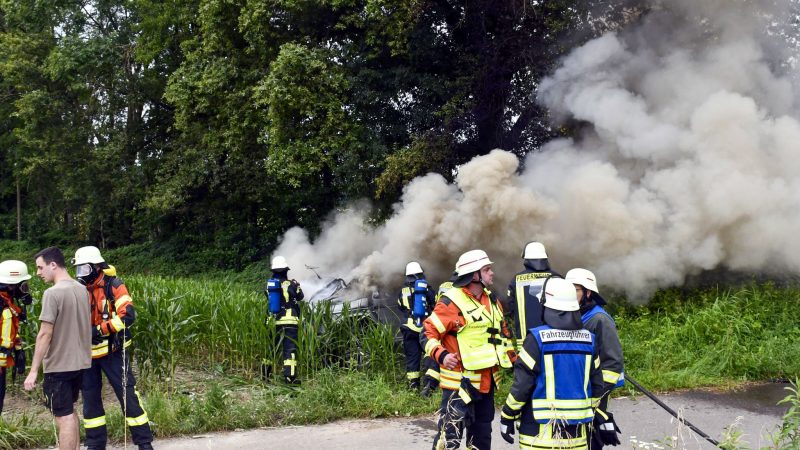 Einsatz-Stichwort: H2 - Verkehrsunfall Person eingeklemmt