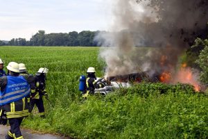 Mehr über den Artikel erfahren Einsatz-Stichwort: H2 – Verkehrsunfall Person eingeklemmt