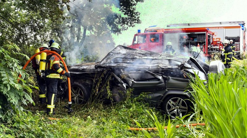 Einsatz-Stichwort: H2 - Verkehrsunfall Person eingeklemmt
