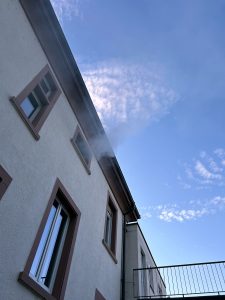 Mehr über den Artikel erfahren Übungsabend in Oberbruch: Effektives Entrauchen mit dem Überdruck-Lüfter