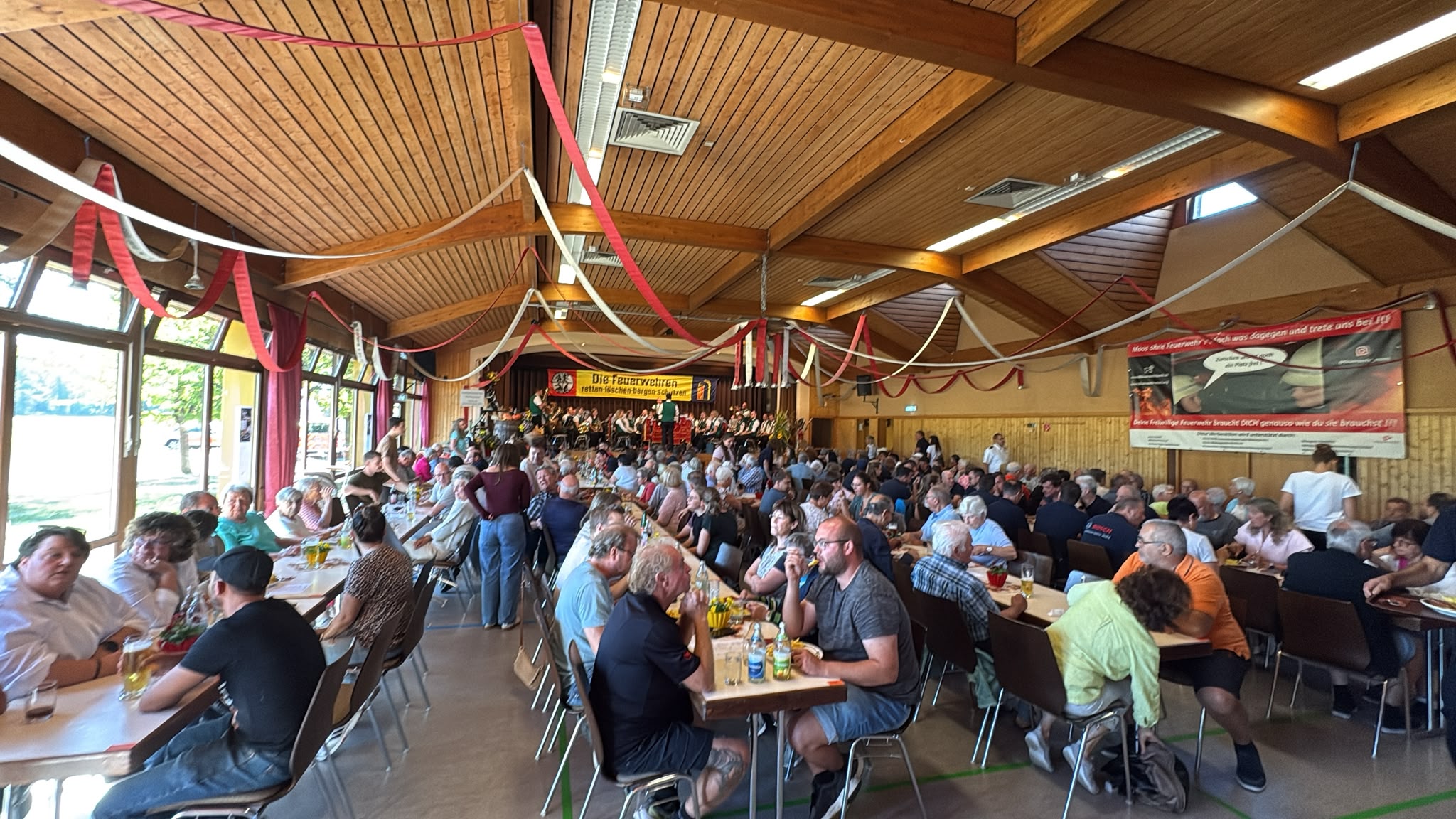 Du betrachtest gerade Herbstfest der Freiwilligen Feuerwehr Bühl, Abteilung Moos: Ein rundum gelungener Festtag und zehn Jahre Kinderfeuerwehr